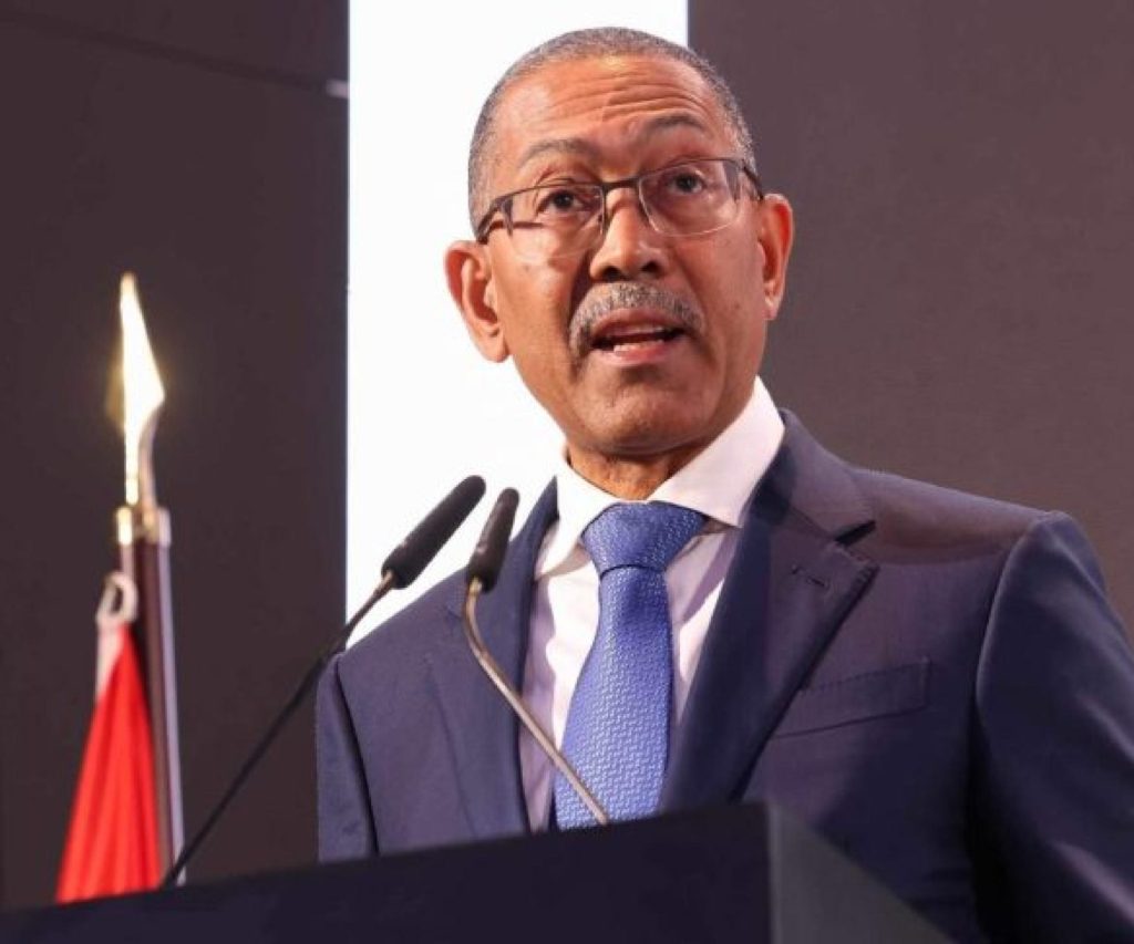 Diamantino Azevedo Angola